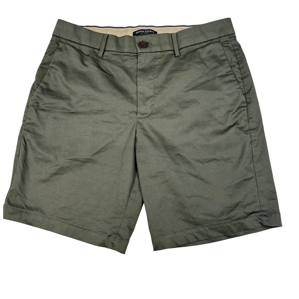 Banana Republic 9" Core Temp Chino Shorts Casual Golf Olive Green Men's size‎ 31